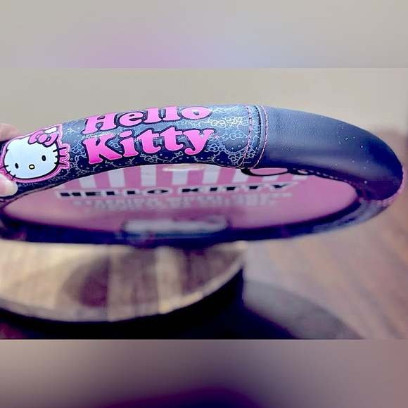 NEW - Hello Kitty Pink Lettering Grip Steering Wheel Cover  14.5"-15" - Picture 5 of 6